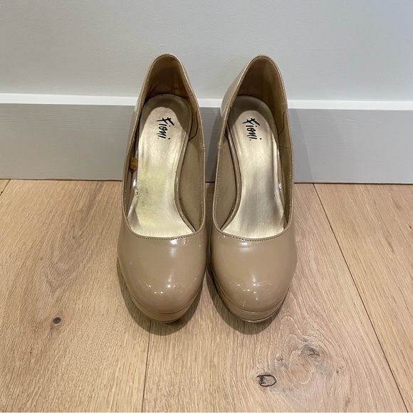 FIONI Nude Pump Platform Heels - Picture 3 of 10